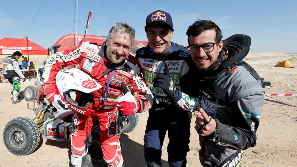 Español se convierte en triple campeón del Dakar