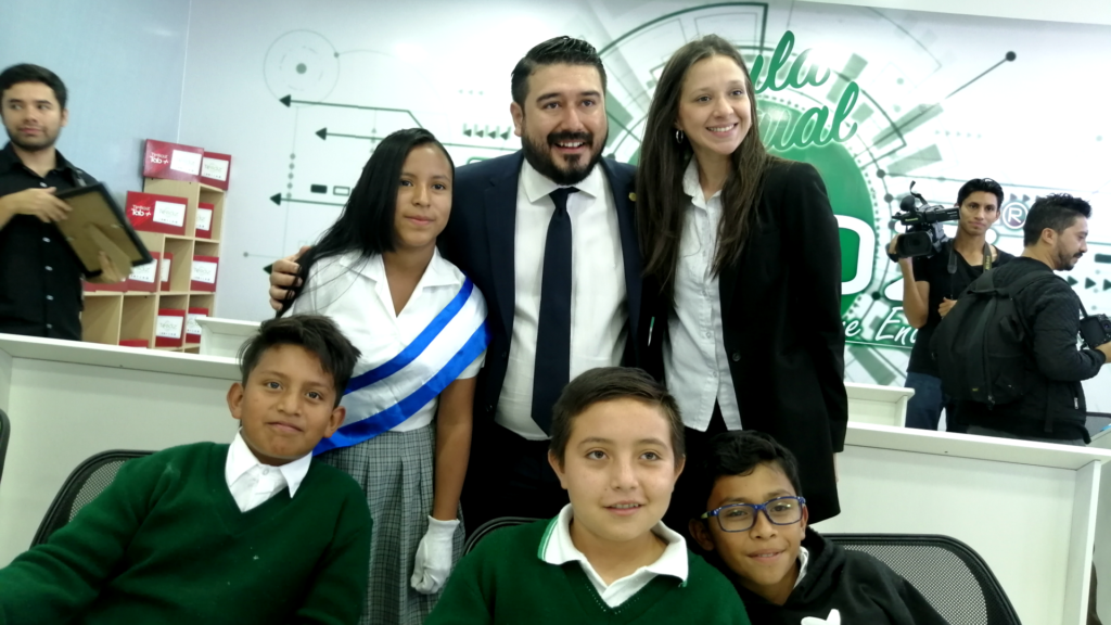 Educación y Tecnología en ciudad peronia