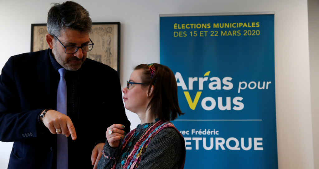 Candidata municipal busca inclusión en Francia