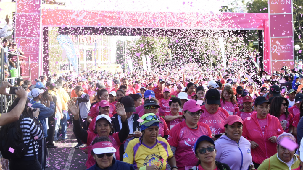 Avon cumple 20 años celebrando la vida