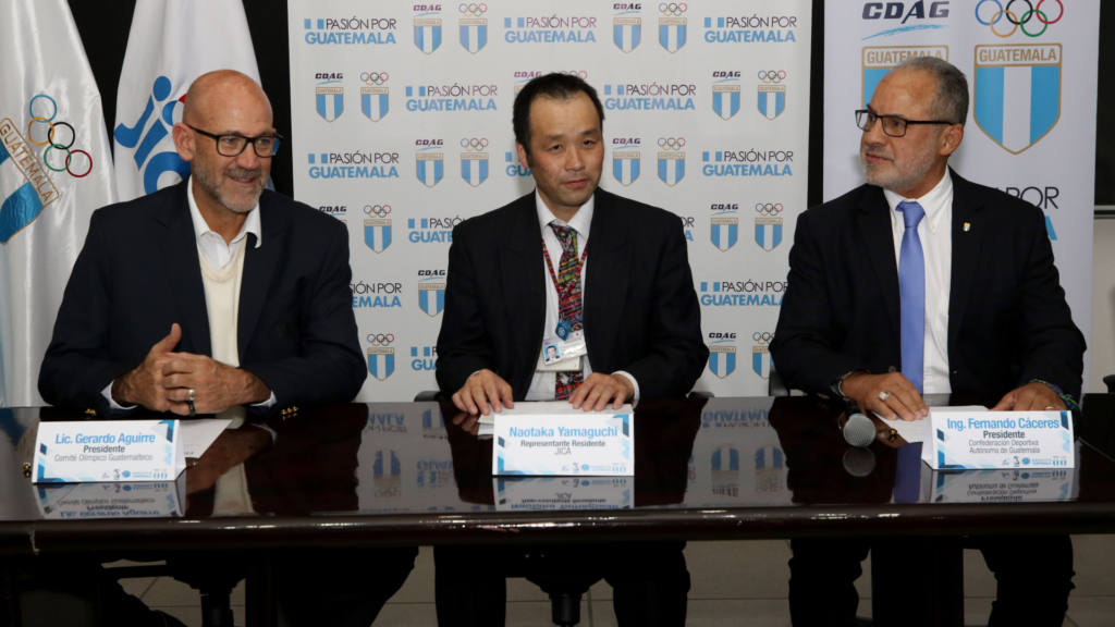 Béisbol y voleibol guatemalteco reciben apoyo de Japón
