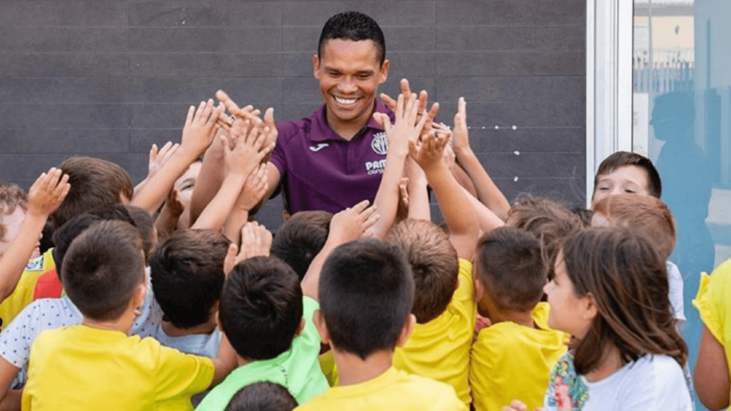Fundación Carlos Bacca da alimento a necesitados