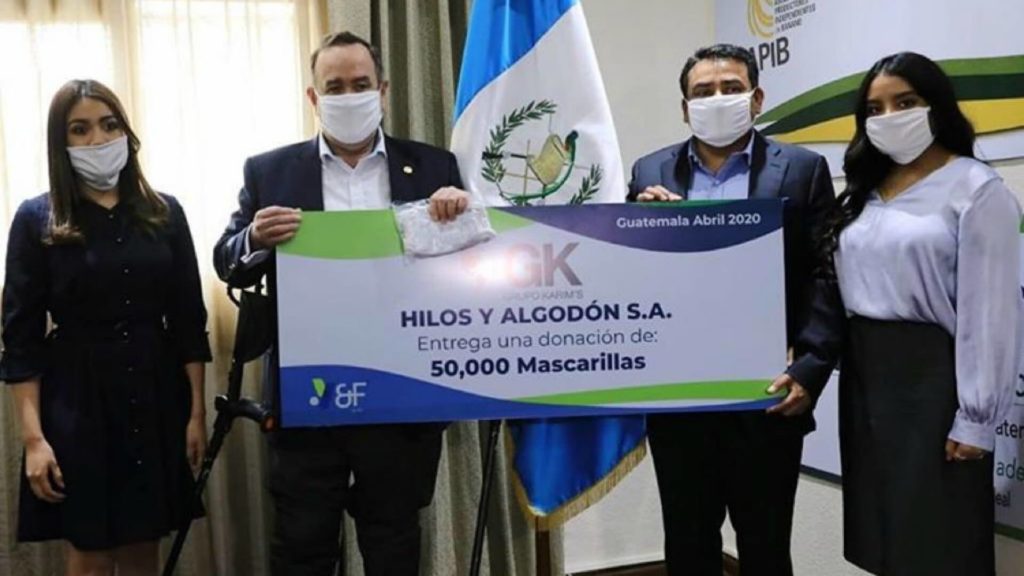 Grupo Karim's realiza donación de 50,000 mascarillas