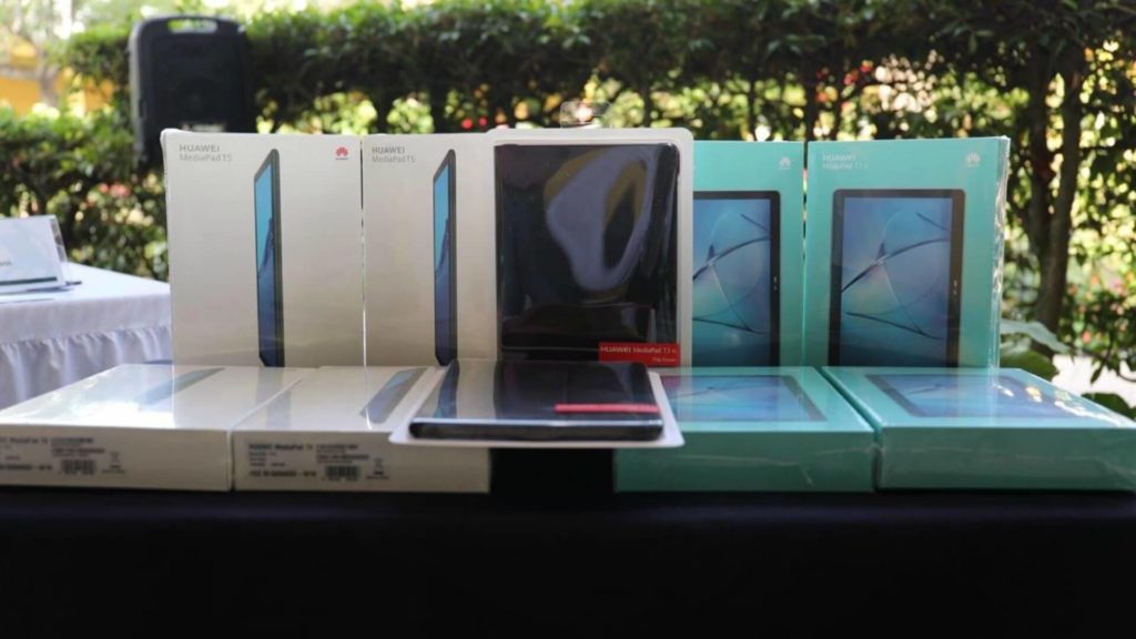 Huawei realiza donación para la educación del país