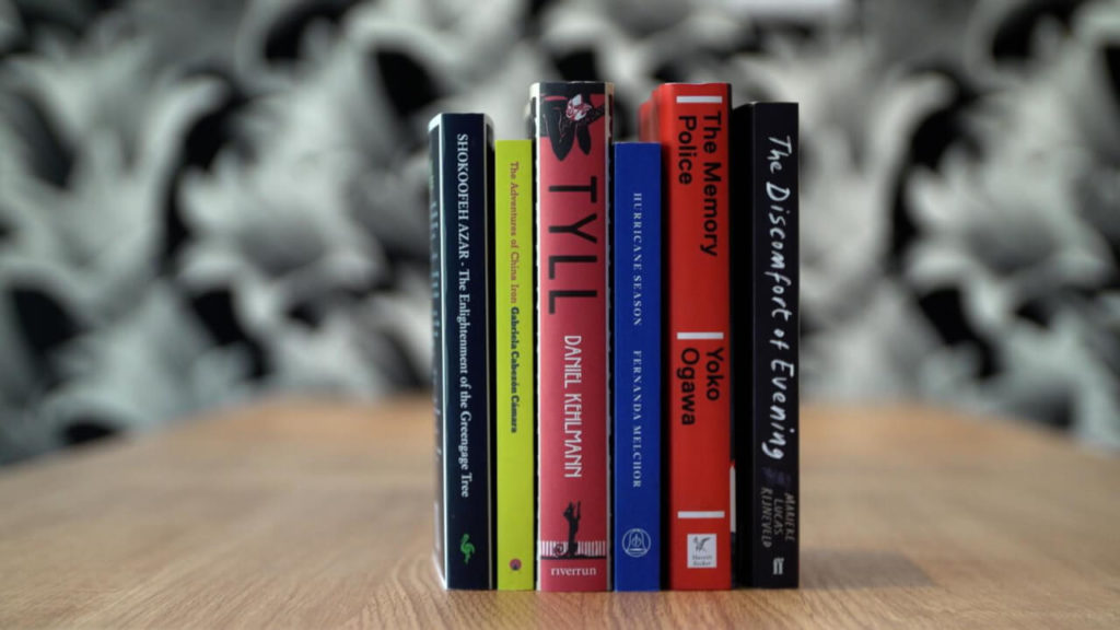 Escritoras latinas entre finalistas de premios literarios
