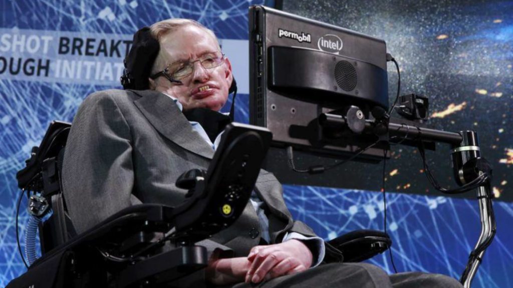 Familia de Stephen Hawking entrega ayuda a hospital