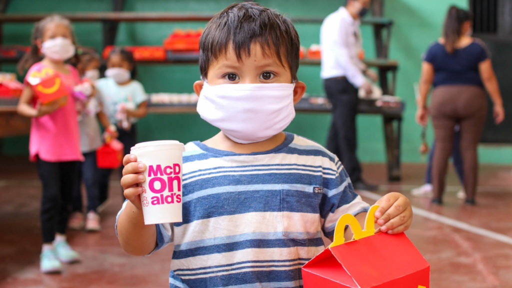 McDonald’s inicia la entrega de McMenús de Cajita Feliz
