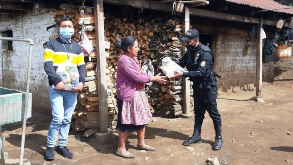 Víveres para las familias guatemaltecas gracias a PNC