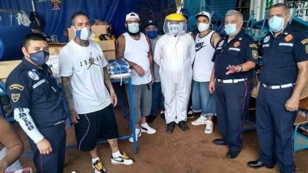 Bomberos Municipales reciben ayuda de presidiarios