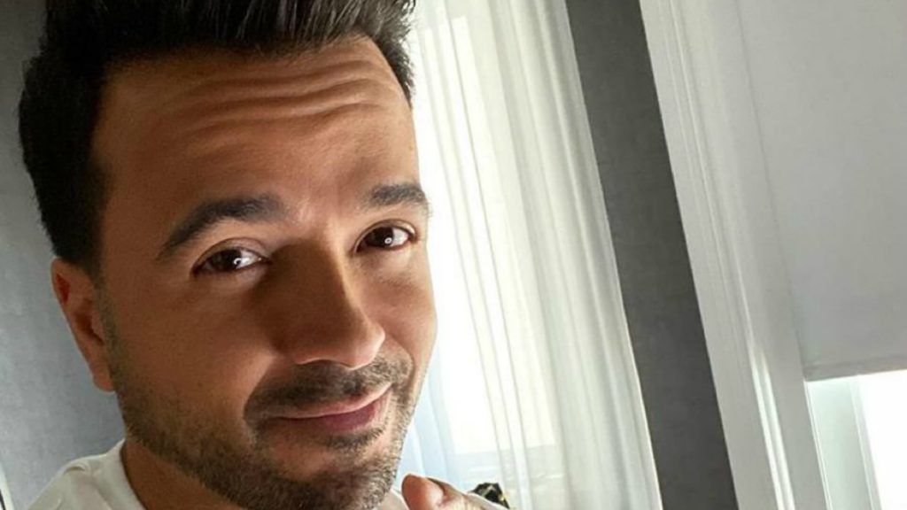 Luis Fonsi se une a transmisión de F1