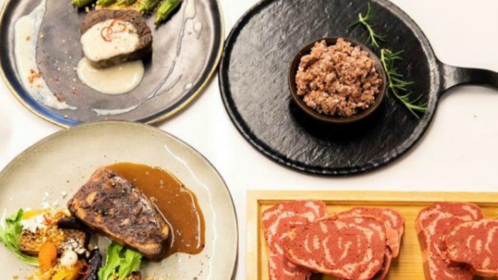 Bistecs y vegetales cerca de ti a través de una impresora 3D