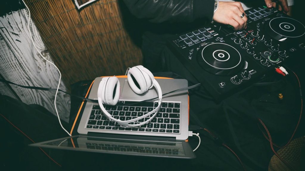 Discotecas elaboran un código para permitir fiestas