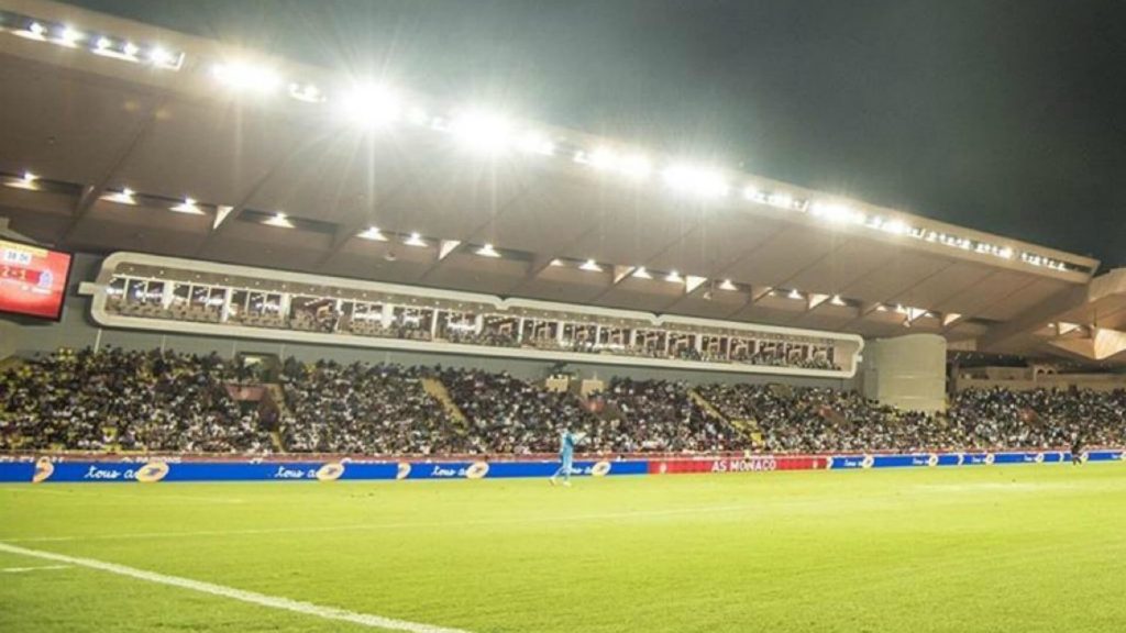 Francia permitirá la entrada de aficionados a los estadios