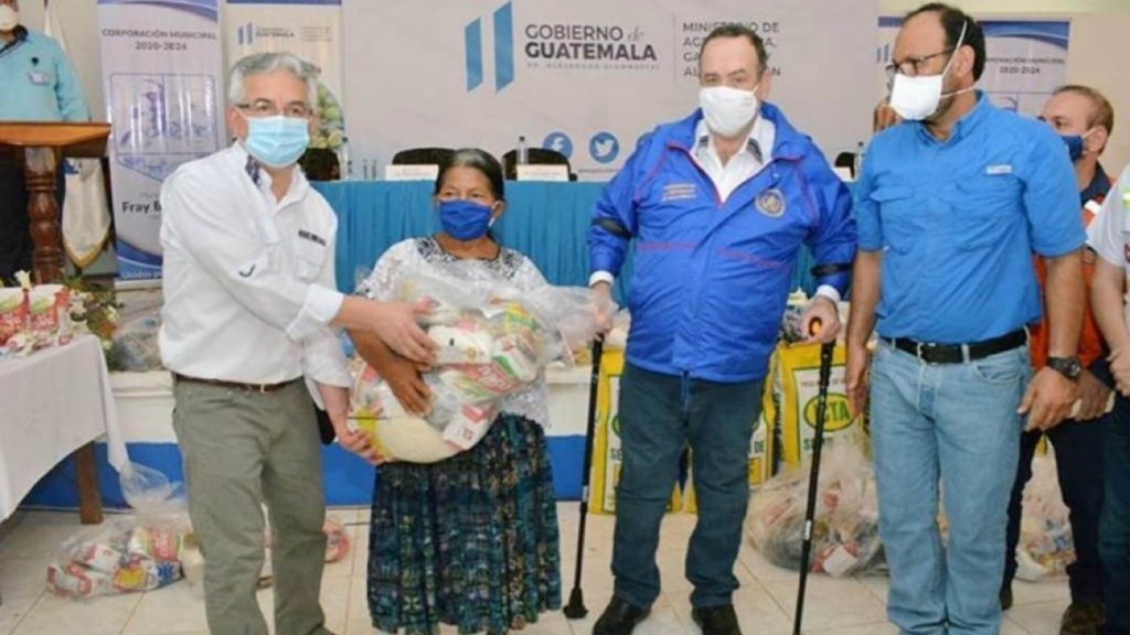 Maga reparte alimentos, semillas y pilones a agricultores