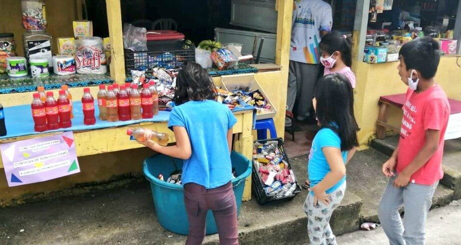 Golosinas y refrescos gratis para los niños