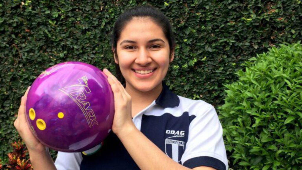 Amy Sánchez la atleta que destaca en el boliche nacional