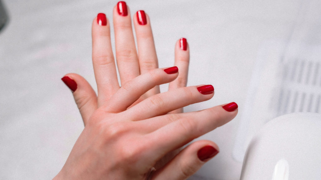 Embellece tus uñas con más de 150 colores