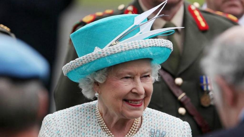 El tierno detalle de un niño hacia la reina Isabel