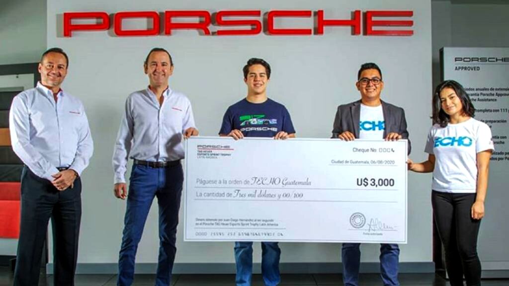 Juan Diego Hernández y Porsche entregan donación