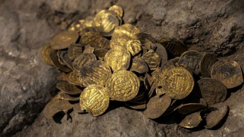 Desentierran tesoro de monedas de oro de hace 1.000 años 