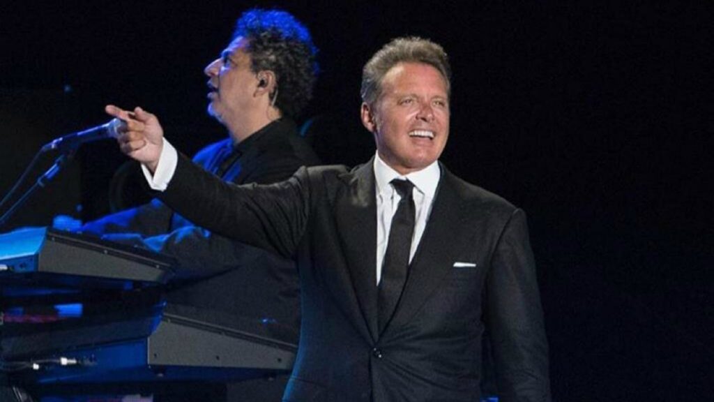 Luis Miguel apoya a sus músicos durante la pandemia