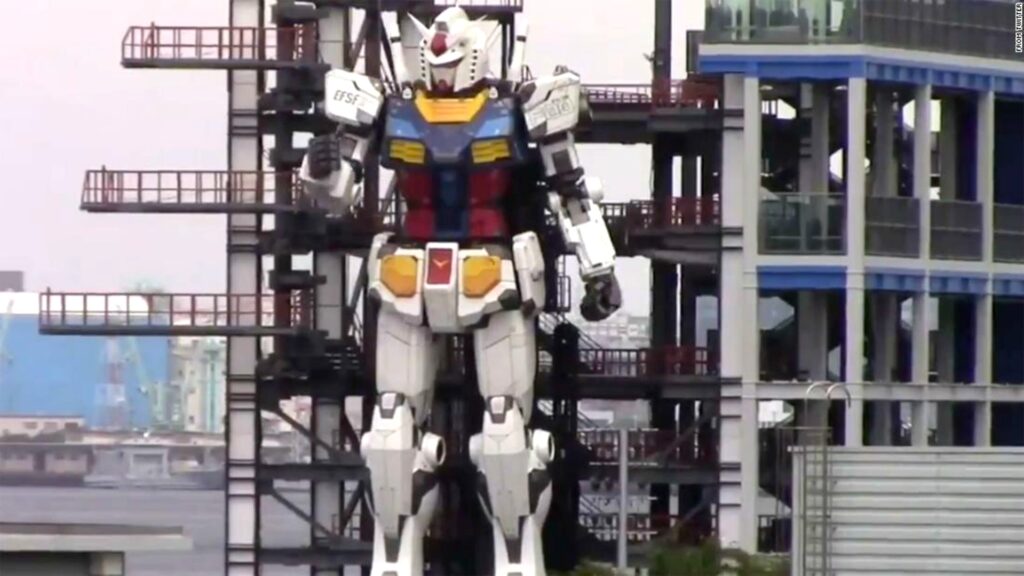Robot gigante en la bahía de Yokohama sorprende a todos