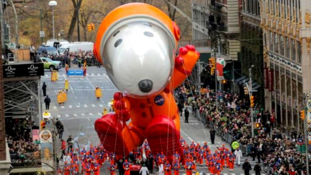 Snoopy usara mascarilla en desfile de acción de gracias