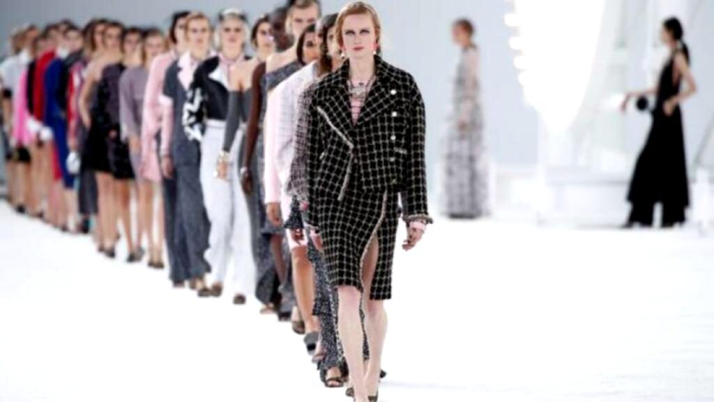 Chanel lleva el glamour a la Semana de la Moda