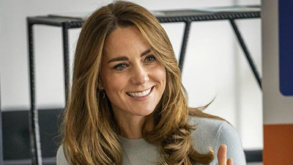 Duquesa Kate vuelve a la universidad por una buena causa