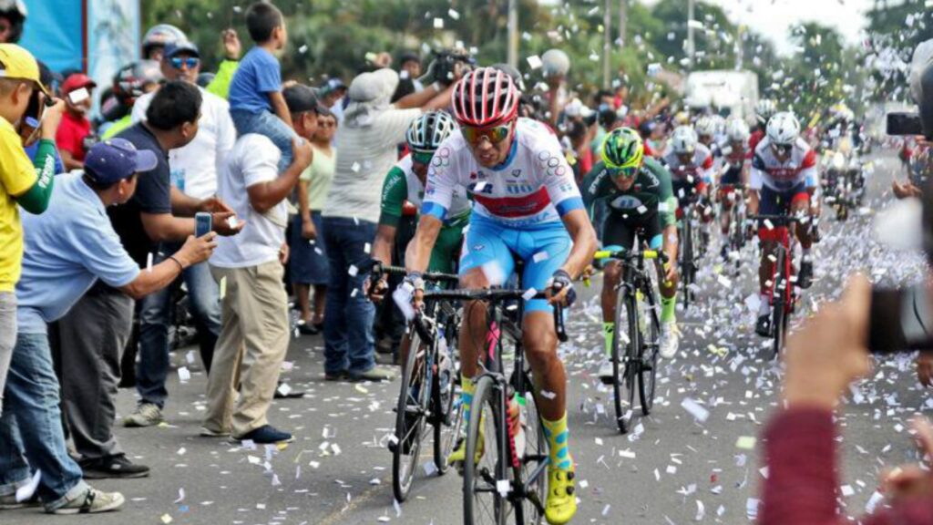 Pedalistas se enfilan para darle alegría al país