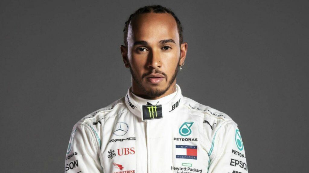 Lewis Hamilton se opone a tala de árboles