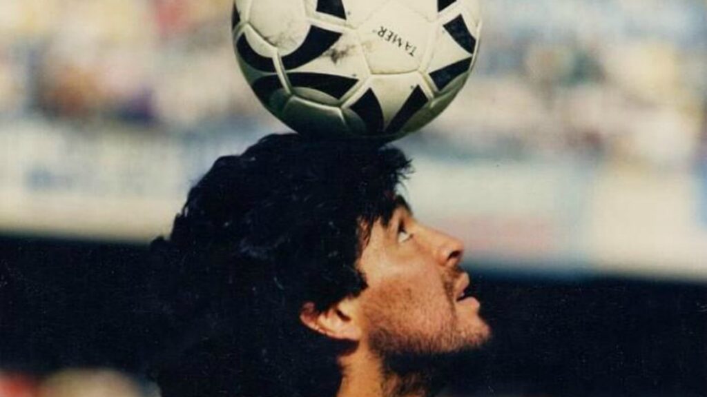 Diego Maradona, el "D10s" del fútbol