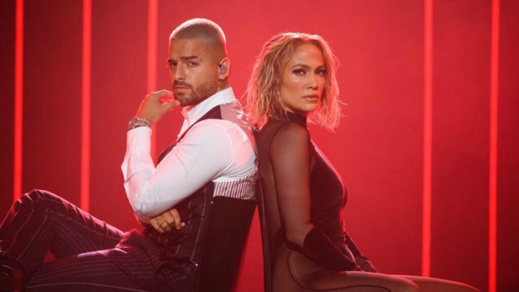 JLo y Maluma se presentan en los American Music Awards