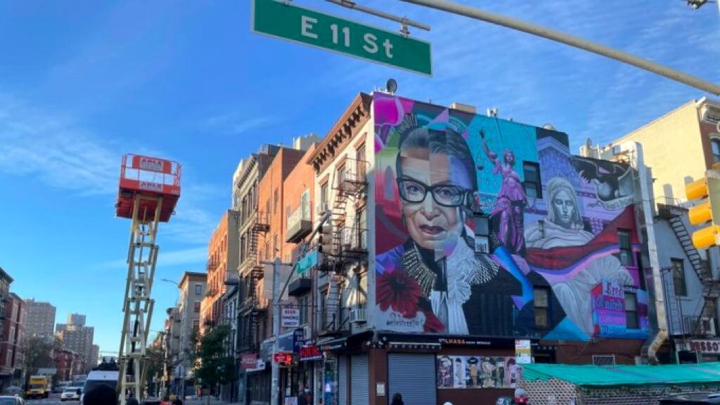 Nueva York celebra a Ruth Bader Ginsburg con mural