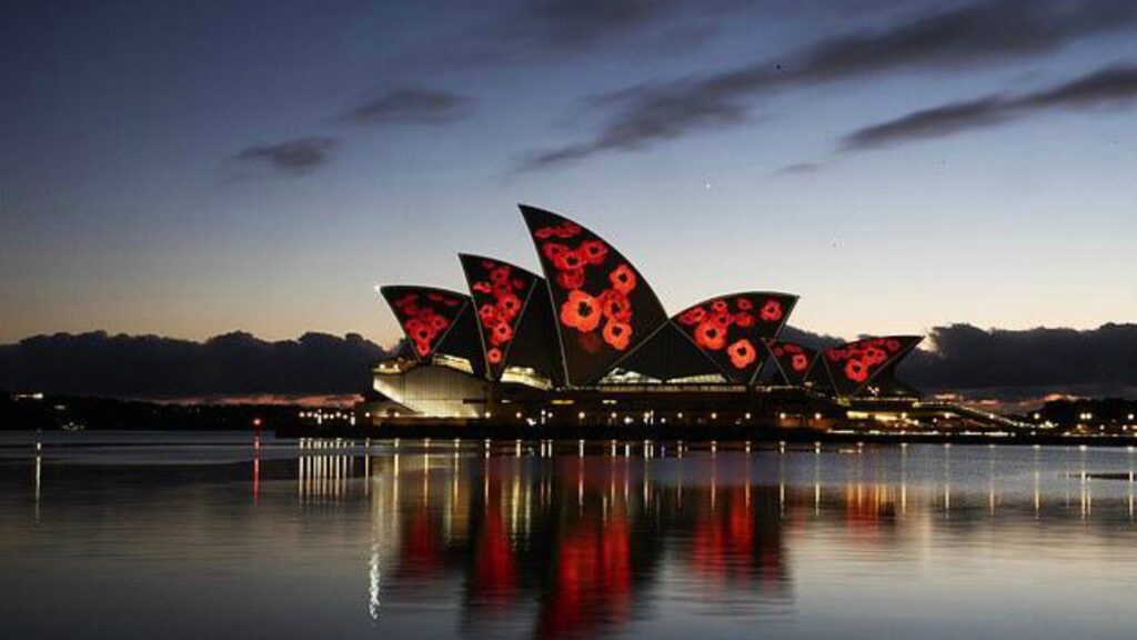 La Ópera de Sídney se ilumina para el Día del Recuerdo
