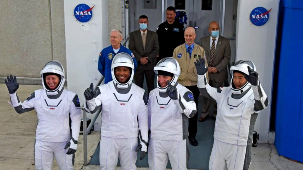 Astronautas inicia estadía en estación espacial