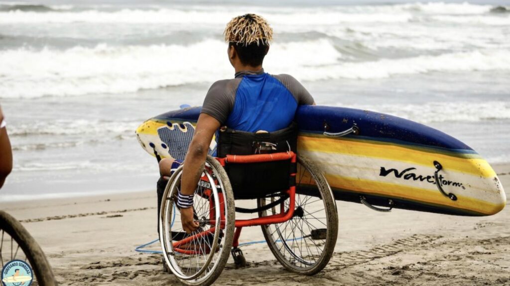 Surfeando Sonrisas lanza campaña “Una ola más”