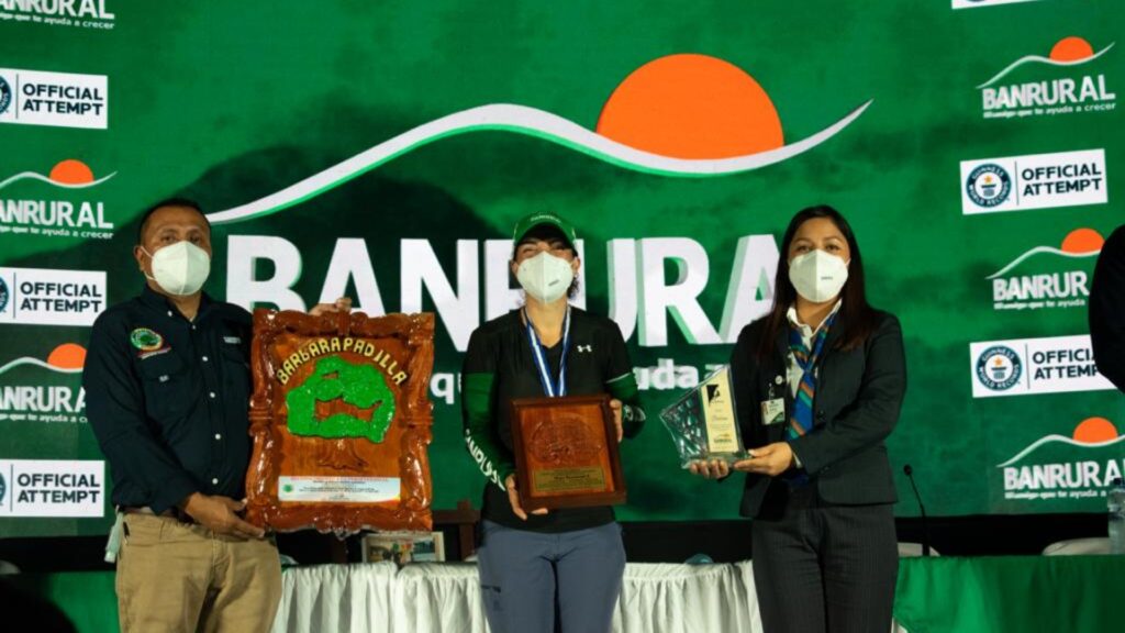 Bárbara Padilla alcanza completar un récord Guinness