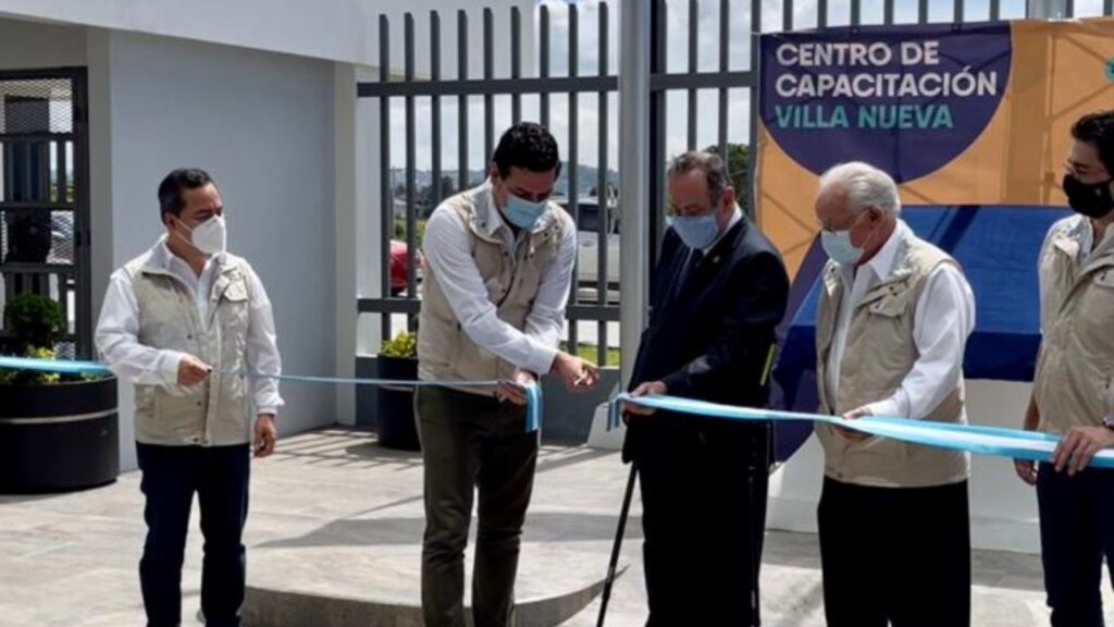 Intecap inaugura centro de capacitación en Villa Nueva