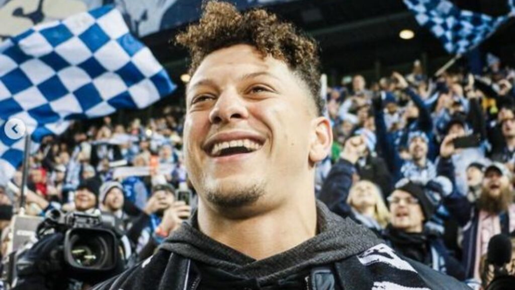 Patrick Mahomes se convierte en dueño de un equipo de fútbol
