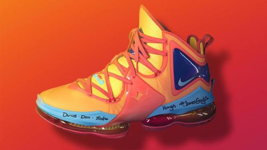 LeBron 19 las nuevas zapatillas inspiradas en "Space Jam: A New Legacy"