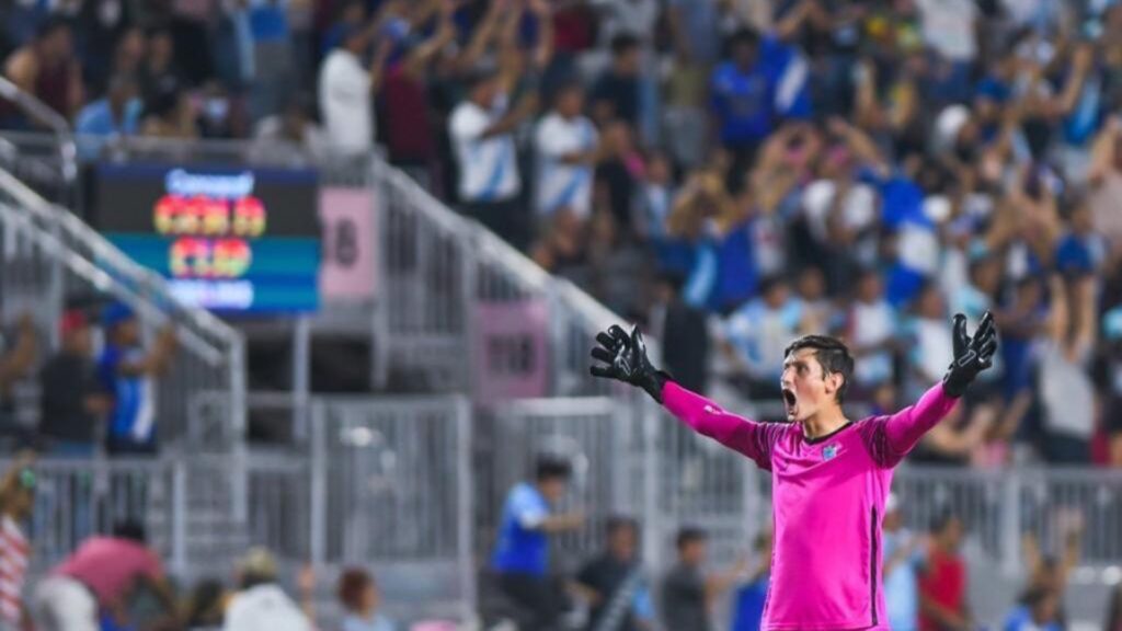 Nicholas Hagen lleva su talento al fútbol de Noruega