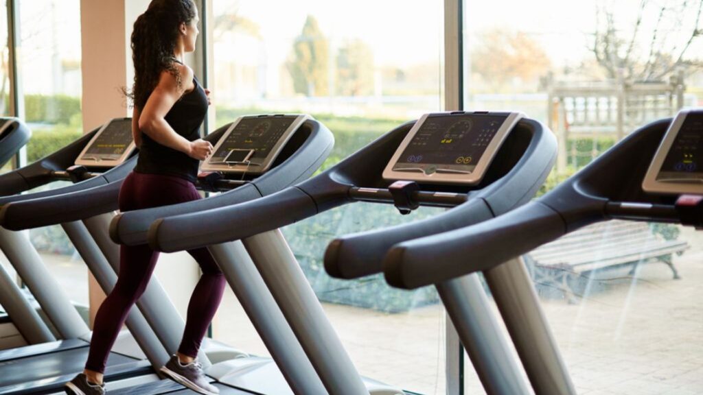 Vuelve a ejercitarte después de tener Covid-19