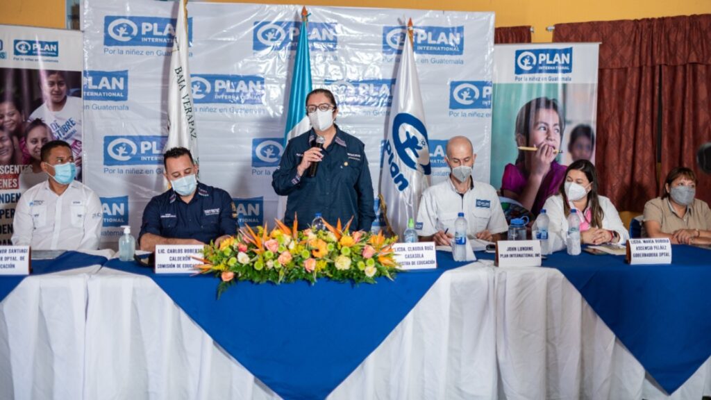 Mineduc y Plan International buscan mejorar la calidad educativa