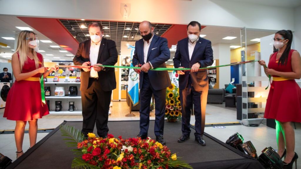 Elektra Xela Delco estrena el concepto innovador retail plus