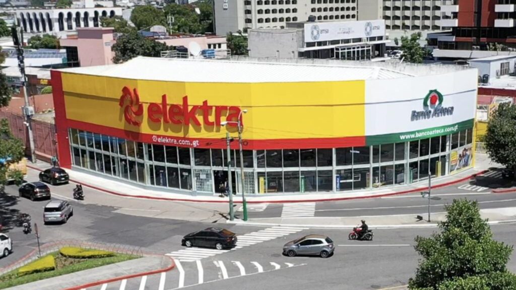 Tiendas Elektra celebra 24 años, un año más es crecer en todo