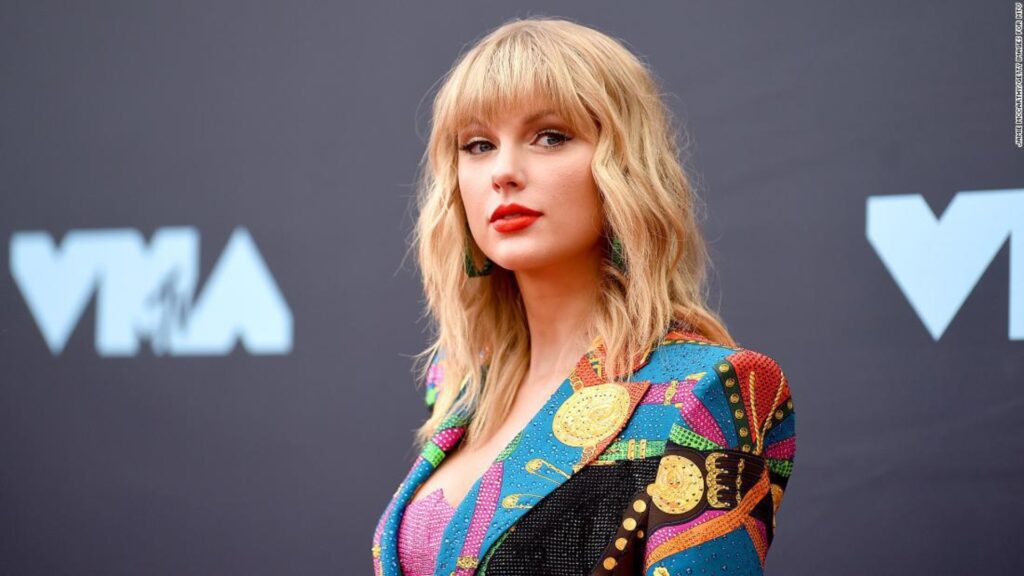 Taylor Swift y Obama lideran homenajes en el salón de la fama del Rock
