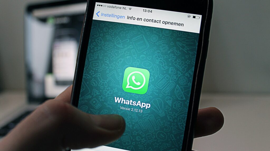 Whatsapp agregará un tercer check azul para evitar riesgos cibernéticos