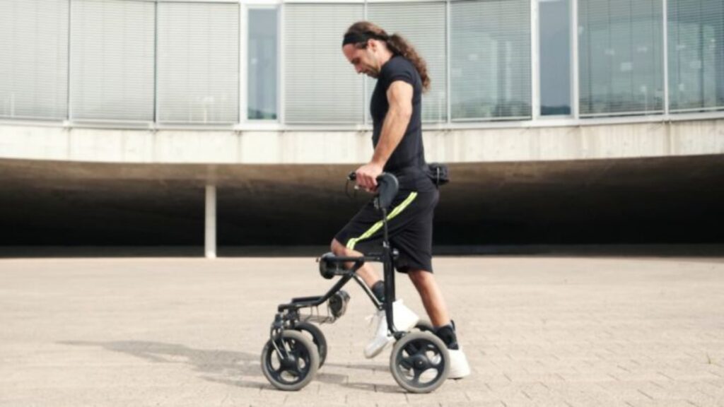 Parapléjicos vuelven a andar un día después de recibir un implante electrónico