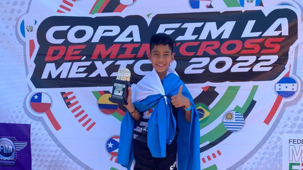 Adrián Martínez se corona en el circuito Monkey Ranch